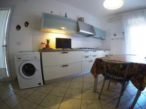 Apartment Komfortable Wohnung in Rosolina Mare mit Garten by Interhome
