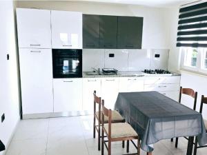 Apartment 50 Meter vom Strand entfernt by Interhome