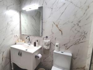 Holiday Home Modernes Luxus-Haus mit phantastischem Meerblick- beheizter Pool und WIFI by Interhome