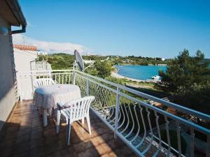 Holiday Home direkt am Meer und Strand- mit großem Garten und Terrasse- hervorragend für Fam by Interhome