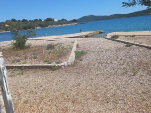 Holiday Home direkt am Meer und Strand- mit großem Garten und Terrasse- hervorragend für Fam by Interhome