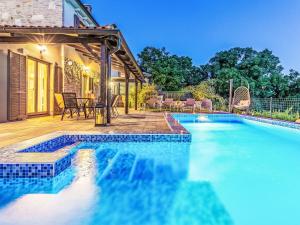 Holiday Home Casa Lea Istriana with pool and whirlpool by Interhome