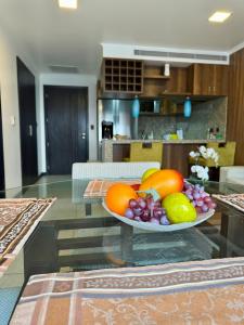 Modern Riverfront Apartment at Torres Bellini