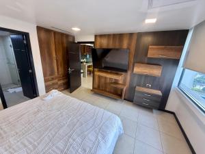 Modern Riverfront Apartment at Torres Bellini