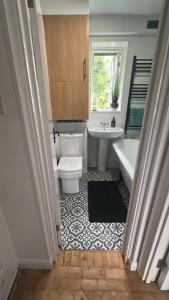 Free parking, Quiet stay in London, Sleeps 5