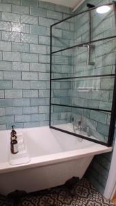 Free parking, Quiet stay in London, Sleeps 5