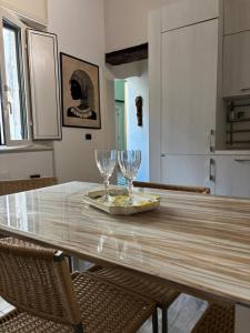 Salerno Old Town 10 Min From Ferry Port & Train Station Fast WiFi Blue Velvet