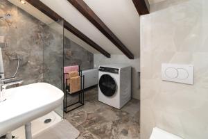Attic Oasis - 2 bedroom apartment