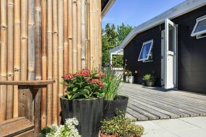 Holiday Home With A Direct Path To The Sea