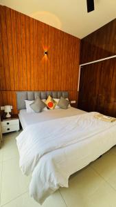 Altitude 24 - Luxury 2 BHK Skyline Apartment in Gift City