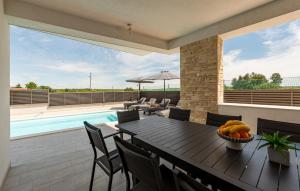 Luxurious Home In Vrsi With Sauna