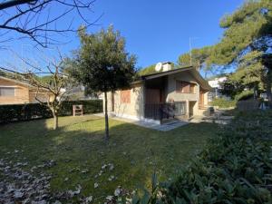 Charming villa with fenced garden and BBQ
