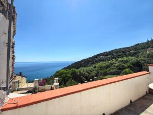 Borgo di Rollo con vista Panoramica