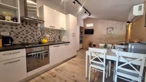 Cozy & Perfect for Two Apartment Margherita by Villas Guide