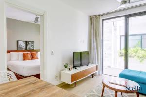 Premium Location Steps to 5th, Rooftop Pool & BBQ