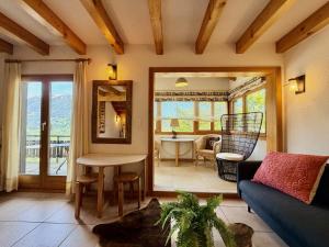 Eanta SUNNY & MOUNTAIN chalet 10 pers by Alpvision Résidences