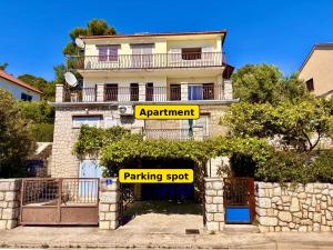 Apartment Stela