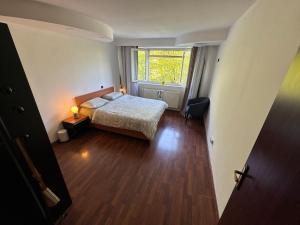 Very Nice Room 2 Mins to Piata Victoriei