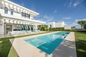 Luxurious Holiday House with Private Pool in Fuengirola