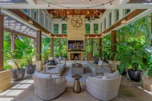 Luxurious 7-Bedroom House with Private Pool in Salou