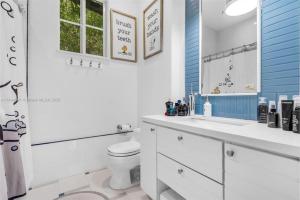 Luxurious 7-Bedroom House with Private Pool in Salou
