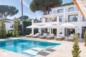 Luxurious 7-Bedroom Holiday House with Private Pool in Sant Josep