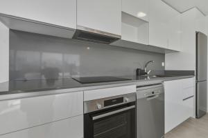 3024 Bright Apartment With Terrace