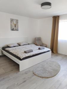 Dömper Döme Apartman 1E