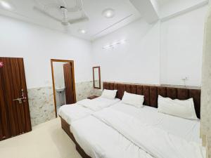 Hotel Vrinda Nikunj Dham