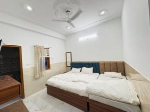 Hotel Vrinda Nikunj Dham