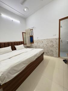 Hotel Vrinda Nikunj Dham