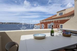 5 Centro - Trilocale con terrazza vista mare Porto Faro