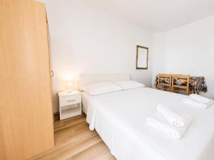 Apartments & Rooms Mare