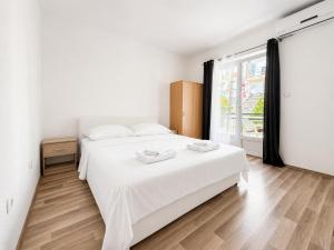 Apartments & Rooms Mare