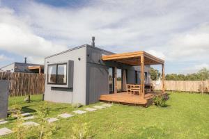 Dread Shack Nodo Norte 2 - Casa en Complejo Zona Santa Isabel, Chapa Para 4 PAX Con Parrilla - Hola Sur