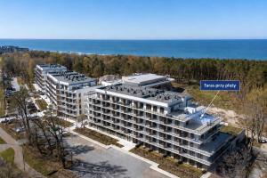 Taras przy plaży- Essense Spa, kryty basen