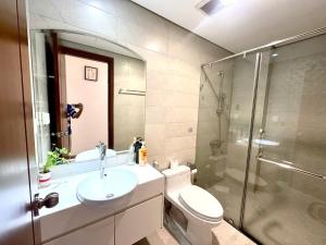 Landmark 2 Vinhome Central Park 2 Bedroom Apartments