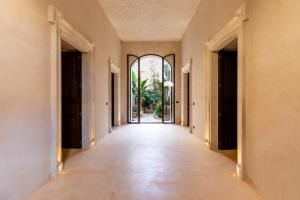 ISULATRAVEL - Palazzo Sicilia con piscina riscaldata
