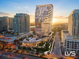Four Seasons FTL Beach 2 Bed 2Bath Luxury Residence Direct Ocean Views