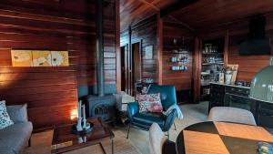 Rustic Wooden Cabin with Fireplace in Golden Circle