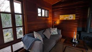 Rustic Wooden Cabin with Fireplace in Golden Circle