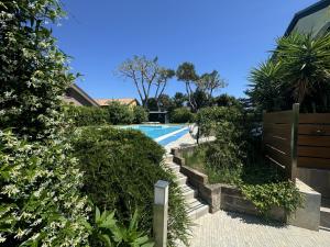 Villa con piscina vicina al mare