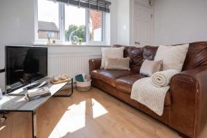 Comfortable 2 Bedroom Home with Parking in Taunton