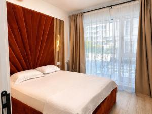 NeoPlace 2 - Meraki Pool & Spa Resort