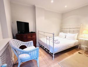 Notting Hill Newly Decorated 3-Bedrooms with large Private Garden