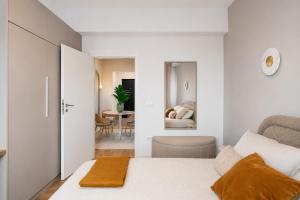Elegant Calea Victoriei Apartment with Balcony