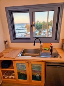 Arie Waterfront House 10 Meters to the Water