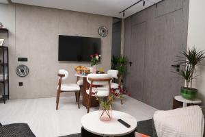 Studio cosy Riviera, 1 min tram, proximité CFC