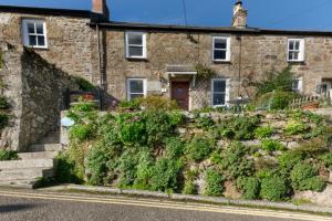 3 Bed in Mousehole oc-bumble