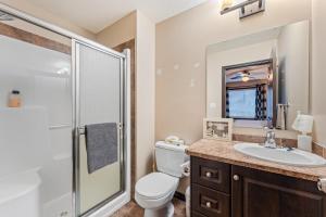 Executive 5 bdrm 3 ba House